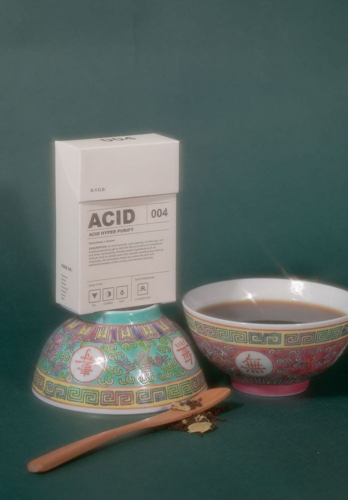 ACID複合酸净化注剂（Acid Hyper Purify） $198 /10毫升x 2瓶｜ 啫喱配方则有抗菌及洁净毛孔功效，适合炎夏使用，有助减少油脂分泌，减低毛孔闭塞及暗疮形成。同时加入具镇静舒缓功效的天然植物性成分，有助安抚敏感肌肤红肿。