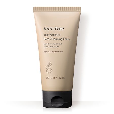 收毛孔产品推介5：innisfree 济州岛火山巖泥毛孔清洁洗面膏 售价HKD$69│容量150ml 适合混合肌/油性肌肤使用，它拥有两倍皮脂吸附效果的济州火山皮脂净化粉末，轻鬆带走多余皮脂与老废角质，解决毛孔问题，也为肌肤带来前所未有的洁净感受。