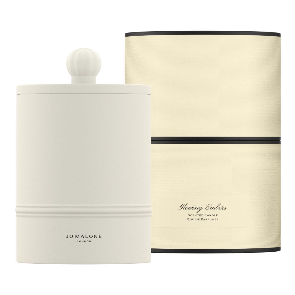 Glowing Embers Townhouse Candle壁炉火屑 Townhouse 白瓷工艺蜡烛HK$875/300g