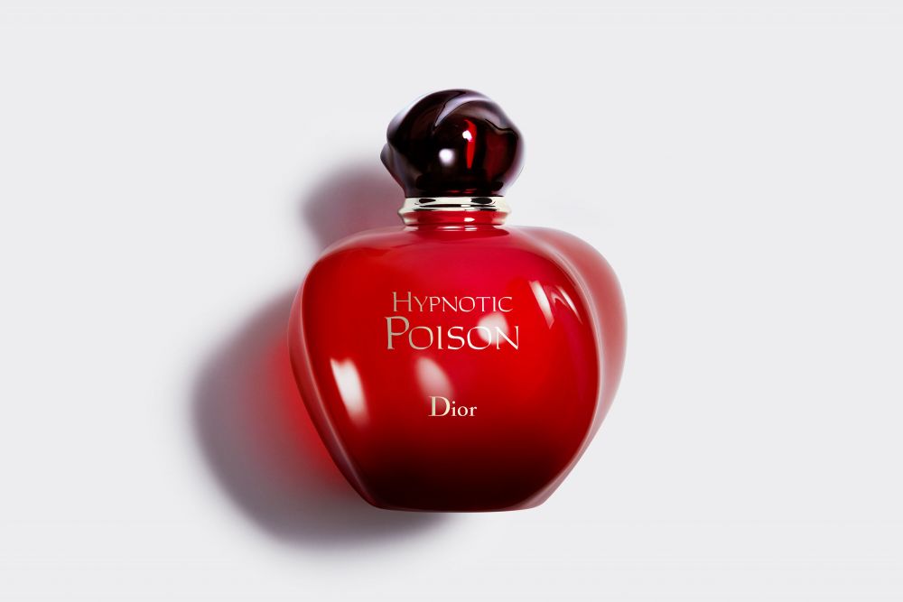 #6 HYPNOTIC POISON Eau de toilette 100mL (GBP£94) 这款淡香水以杏仁和茉莉为香气的主调，配上一丝丝的香草味，初闻起来会有一点呛鼻，却又在浓郁气息中带有些许温柔，散发出让人感到温暖又着迷的奶香味，是款充满疗癒感的东方香草香气。