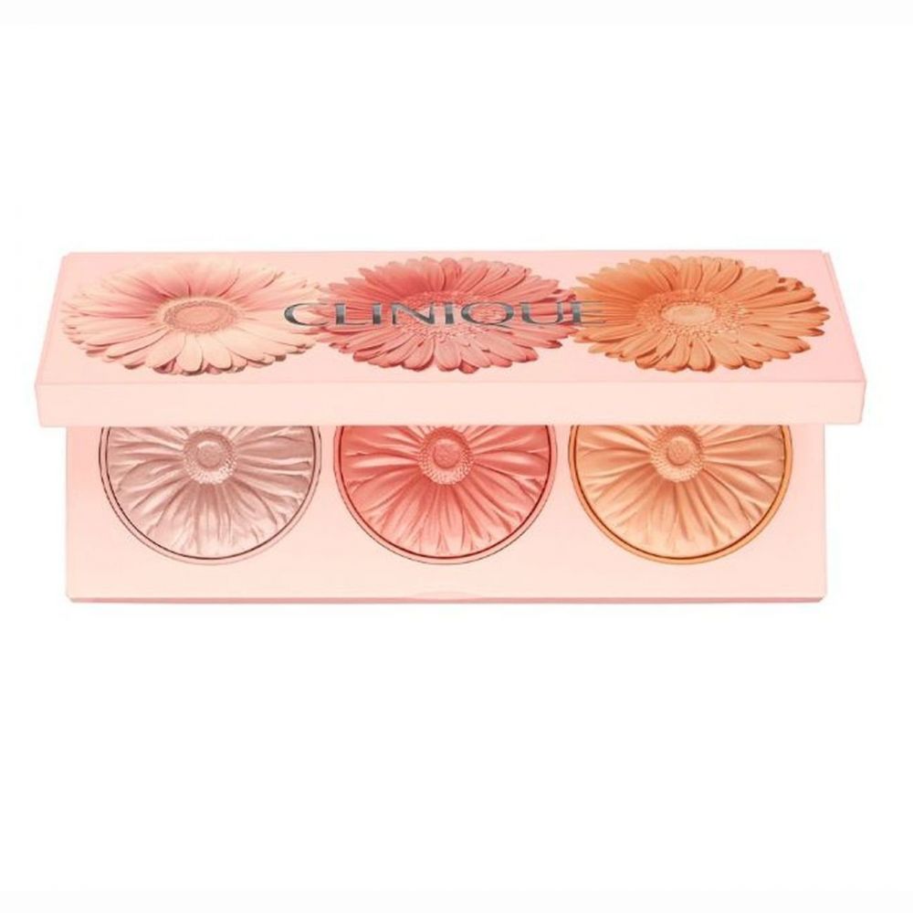 CLINIQUE 限量版花花胭脂套装 $380 (原价：$570) 内有3款花花胭脂，分别是Cheek Pop Blush(Melon Pop) 、Cheek Pop Blush(Sorbet Pop)及Cheek Pop Glow(Pearl Pop)