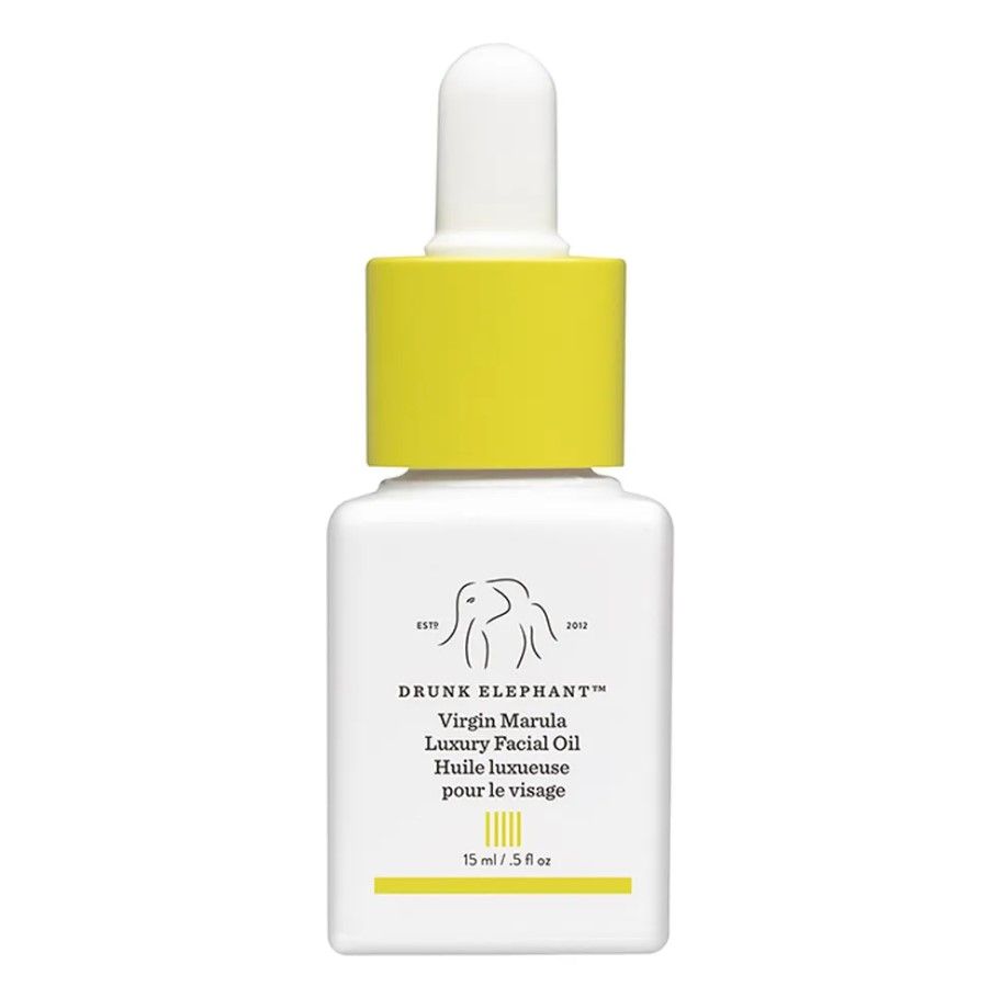 DRUNK ELEPHANT Virgin Marula Luxury Facial Oil (HK$315/15ml)：护理油是由马鲁拉果中提取，不含化学添加剂及香料，有效为肌肤提供强效抗氧化、抵抗外来污染等。而且亦能有效保湿、滋养及纾缓皮肤，从而令肌肤变得亮泽。(使用方法：取 2 至 3 滴护理油，平均涂抹在任何需要加强保湿的位置)