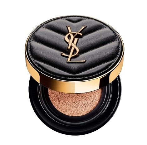 [第1位]YSL 昇级版轻透无重羽毛气垫粉底SPF50/PA+++ (HKD$$320 - $530)：新配方加入了茉莉花瓣及新肌粉末，有效防止底妆氧化变黄及抗汗抗油，特别适合香港潮湿炎热天气使用。 