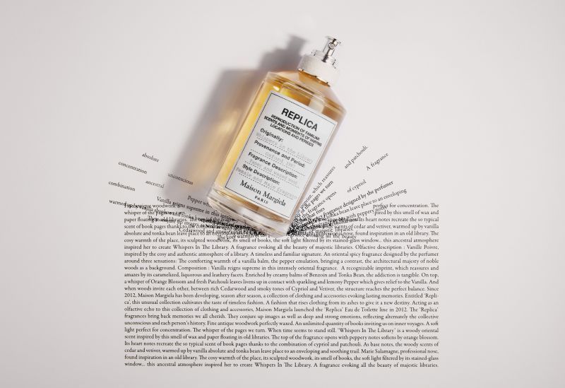 Maison Margiela WHISPERS IN THE LIBRARY (HKD$1150/100ml) 胡椒与安息香再现书本熟悉气息，雪松气味带你回到伏案累读时木桌香气。让人联想起流连于精心打蜡的书架间，自我在此迷失，翻书页的声音与悄声低语间，时间宛若凝固。 