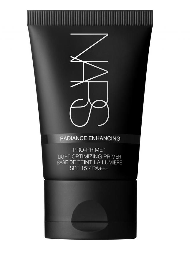 NARS - 无所畏!裸光妆前乳SPF15 PA+++： NARS这支妆前乳含有海草植物精华，能够为表层肌肤提供水份以及矿物质，更新肌肤底层细胞，令肌肤重现亮泽！用家们均表示使用后妆感变得更加贴服、轻盈，恍如肌肤自然散发出的低调光泽。