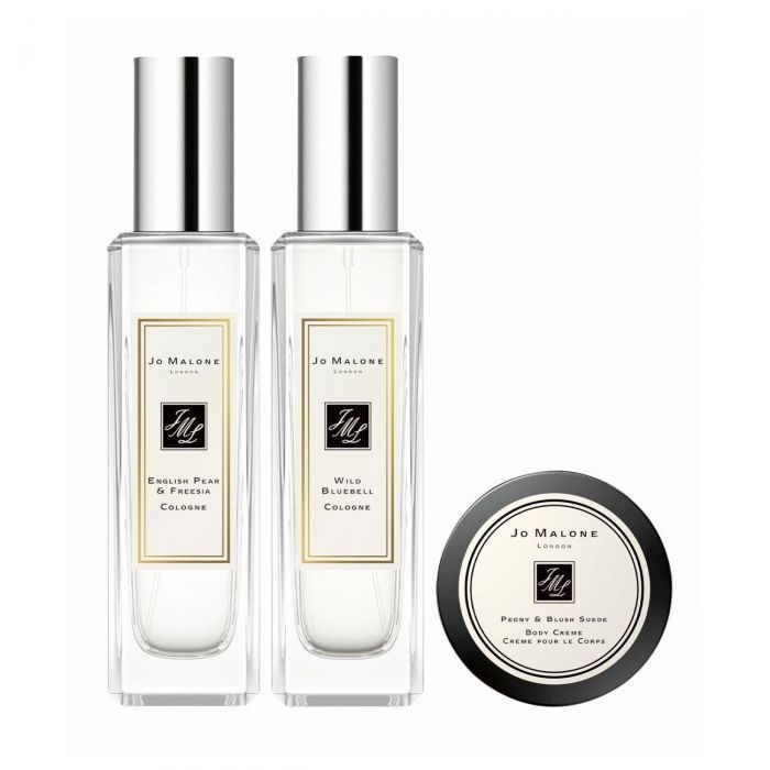 JO MALONE LONDON 英国梨与小苍兰香氛糅合套装 $1,200｜ 英国梨与小苍兰古龙水30ml、蓝风铃古龙水30ml及牡丹与胭红麂绒润肤乳霜 15ml