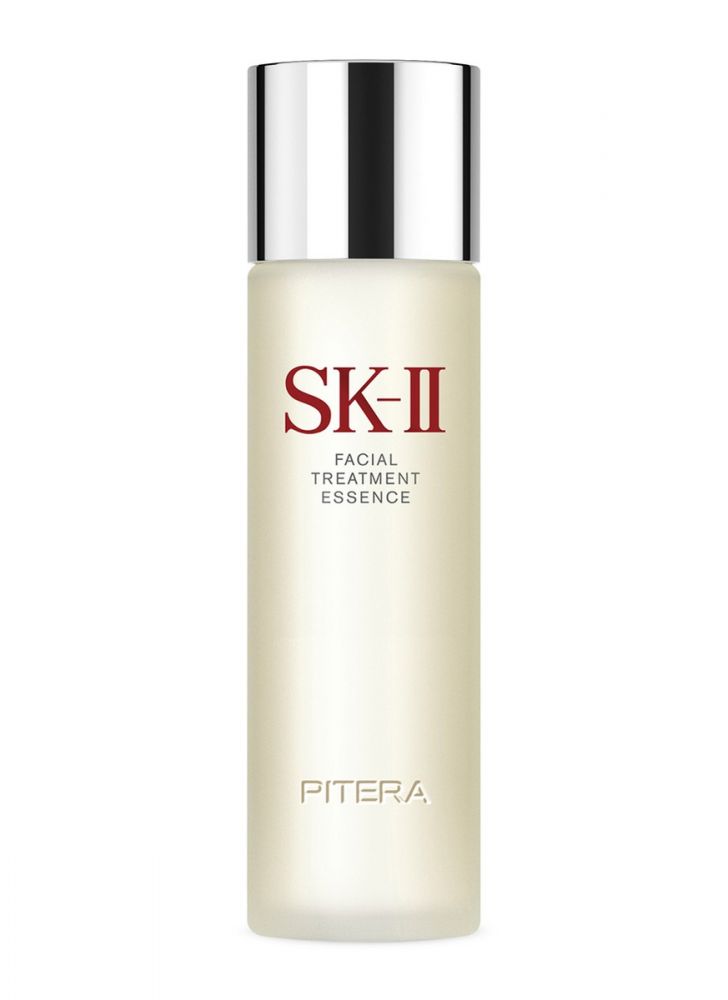 第8位 SK-II Facial Treatment Essence |售价：$1,500/230ml | 发售年份：2004。相信大家对SK-II的神仙水绝对不陌生，在美容界更是广受好评！