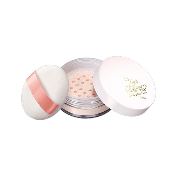 Kiss mat chiffon Finishing loose powder (2000円/14g)：Kiss蜜粉是透明半哑光妆感，能遮盖肌肤暗沉位置，打造明亮自然肤色，而且亦加入了透明质酸，蚕丝和洋甘菊提取物，能为肌肤进行保湿。