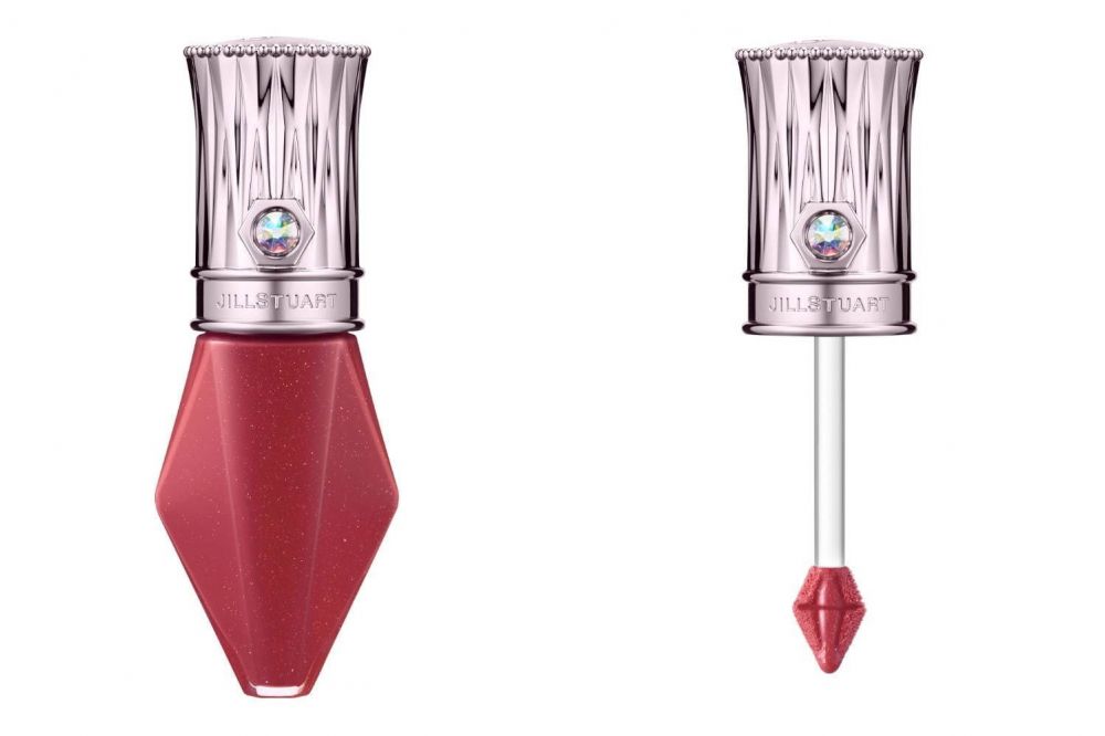 JILL STUART Rouge Crystal Carat Dazzling Wonderland：带有珠光效果，能令唇妆带来宝石般的光泽。