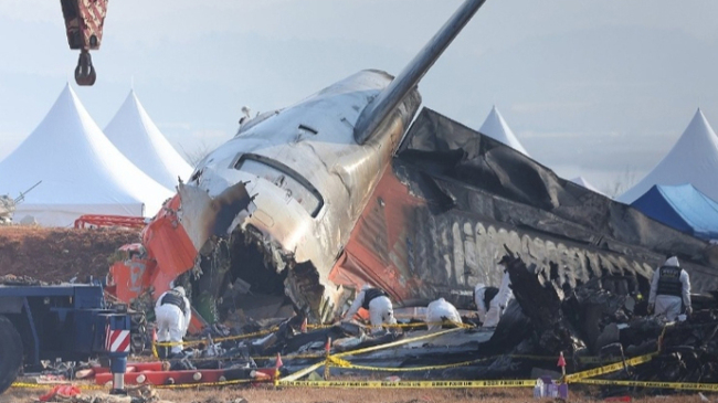 韩国济州航空失事客机残骸在调查过程中起火