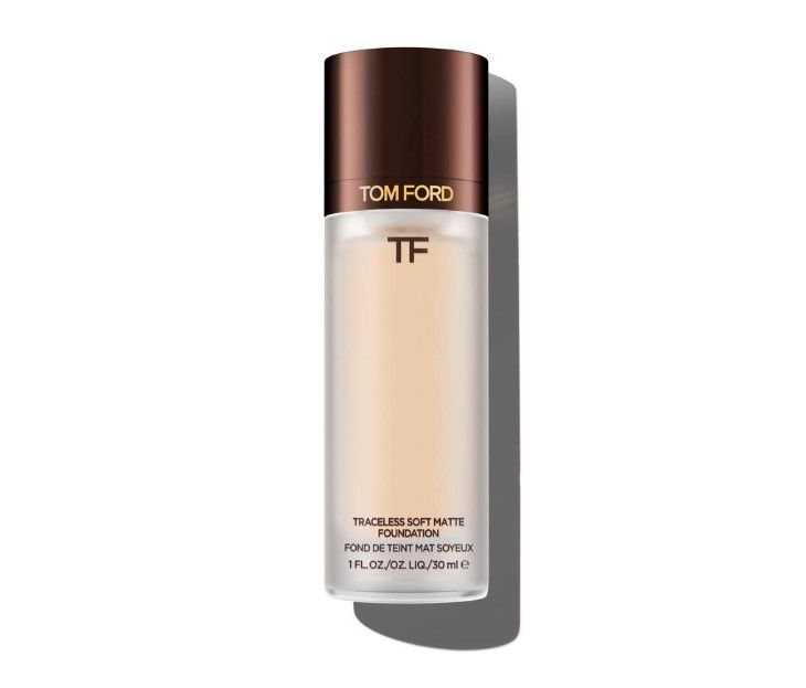 TOM FORD TRACELESS SOFT MATTE FOUNDATION (10500円/30ml)：TOM FORD新粉底液是哑光妆感，质地柔软和丝滑，使用后容易推开，加上粉底液加入了透明质酸和维生素等成分，能够为肌肤有效保湿。