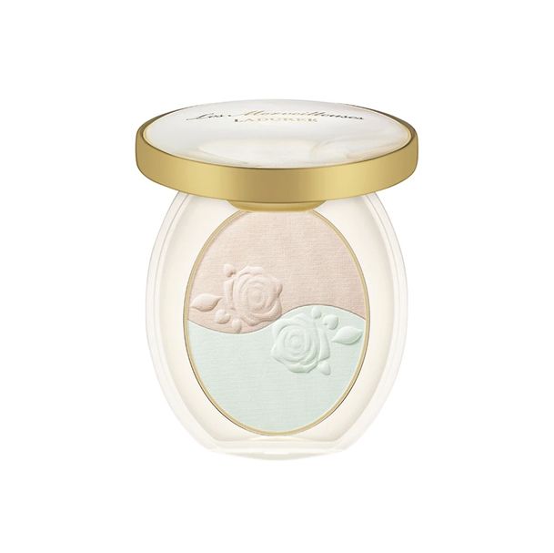 Les Merveilleuses LADURÉE Duo Face Color (5300円/4g)：LADURÉE蜜粉饼为双色设计，能够有效修饰毛孔，同时亦能为肌肤保湿，打造透亮肌肤。