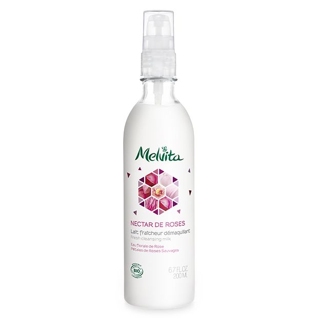 5.Melvita 有机玫瑰保湿洁面乳 $220/ 200ml | 功效： 保湿、清洁 | 对于乾性肌肤来说，最希望可以找到保湿的洗面乳，这款加入了有机大马士革玫瑰花水和法国野玫瑰花瓣精华，大大增加保湿的功效，更可以预防皮肤水分流失，更可以纾缓乾燥皮肤。