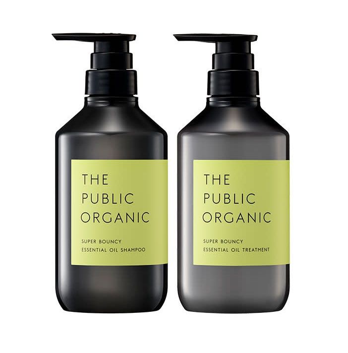  (左)THE PUBLIC ORGANIC Super Bouncy Essential Oil Shampoo(￥1580/480ml) | (右)THE PUBLIC ORGANIC Super Bouncy Essential Oil Treatment(￥1580/480ml) 富含氨基酸的植物泡沫，具有出色的保湿力。为头皮及髮丝带来清洁的同时，滋润头髮。