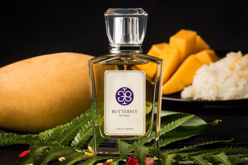 Butterfly Thai Perfume Mango Sticky Rice 芒果糯米饭味香水 10ml | 259泰铢 芒果糯米饭是经典的泰国甜品。现在疫情肆虐，不能旅行的时间，想念泰国的人不如试一下这款由泰国Butterfly Thai Perfume生产的椰奶芒果味香水，享受传统泰国甜点的异国情调。