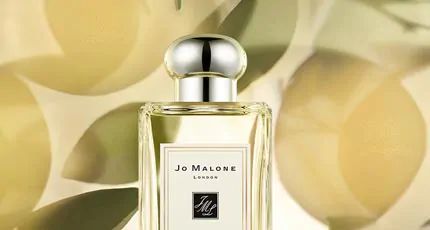 第1位　ENGLISH PEAR & FREESIA 英国梨与小苍兰 | JO MALONE LONDON多年来的No.1最爱欢迎香调，优雅清香是不少女生的最爱。採用英国皇室锺爱的威廉梨，交织白色小苍兰的清新香气，揉合梨子初熟的独特香甜，顷刻馨香沁人，成就十年英伦梨香经典。