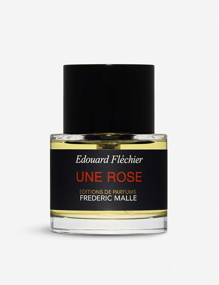 Une Rose – by Edouard Flechier 【王菲同款】 经典的玫瑰香调，混着泥土、松露的原始气息，比一般优雅的玫瑰香气更显浓深沉。 主要成分︰玫瑰、松露、香根草、广藿香、海狸香。