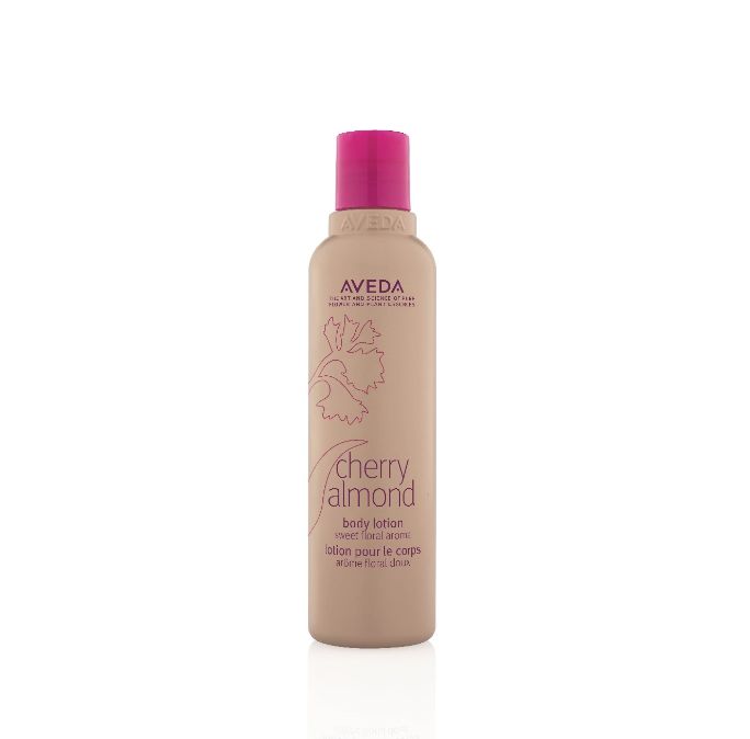 cherry almond 樱花甜杏身体保湿乳液 (HK$300/200ml)