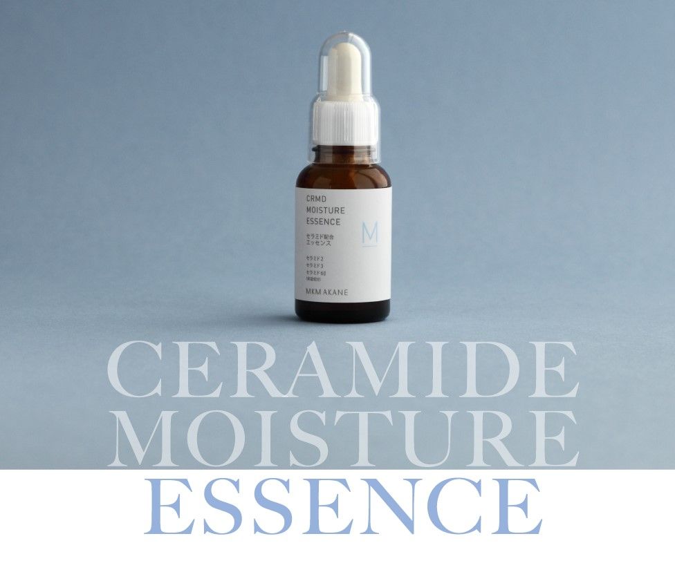 Ceramide Moisture Essence｜￥3,990/30mL：精华液含有纳米神经酰胺、薰衣草和玫瑰等精华，能有效修复肌肤屏障，并保持滋润，而且亦有抗菌和抗氧化作用，能平衡皮肤分泌。