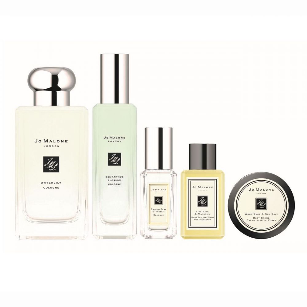 JO MALONE LONDON 限量恬静花园睡莲古龙水组合 $1,710｜ 恬静花园睡莲古龙水 100ml、恬静花园桂花古龙水 30ml、英国梨与小苍兰古龙水9ml、青柠罗勒与柑橘手部及身体沐浴凝胶 15ml及鼠尾草与海盐润肤乳霜 15ml