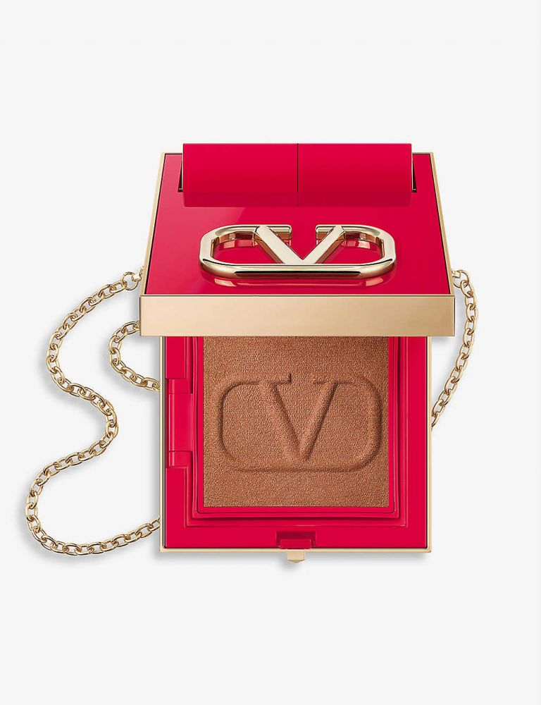 VALENTINO BEAUTY Go-Clutch refillable face powder 139g售价£150（折合约港币$1,656）